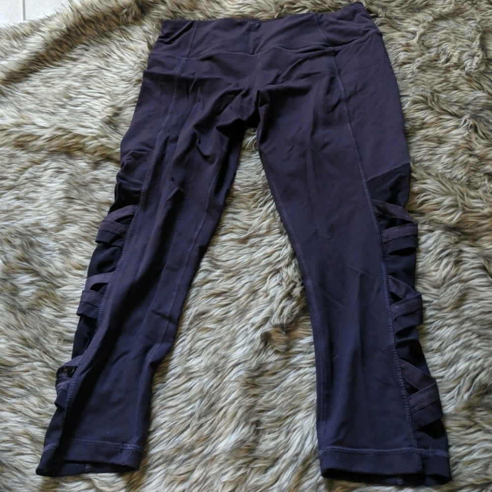 Purple exercise crops with mesh